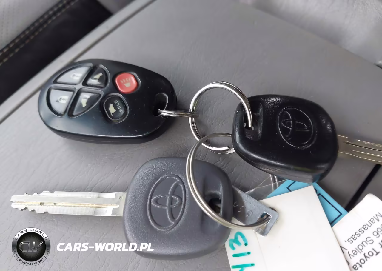 2005 Toyota Sienna Xle VIN:5TDBA22C55S030768 - 11
