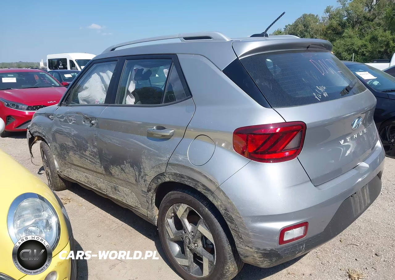 2025 Hyundai Venue Sel VIN:KMHRC8A38SU405813 - 3