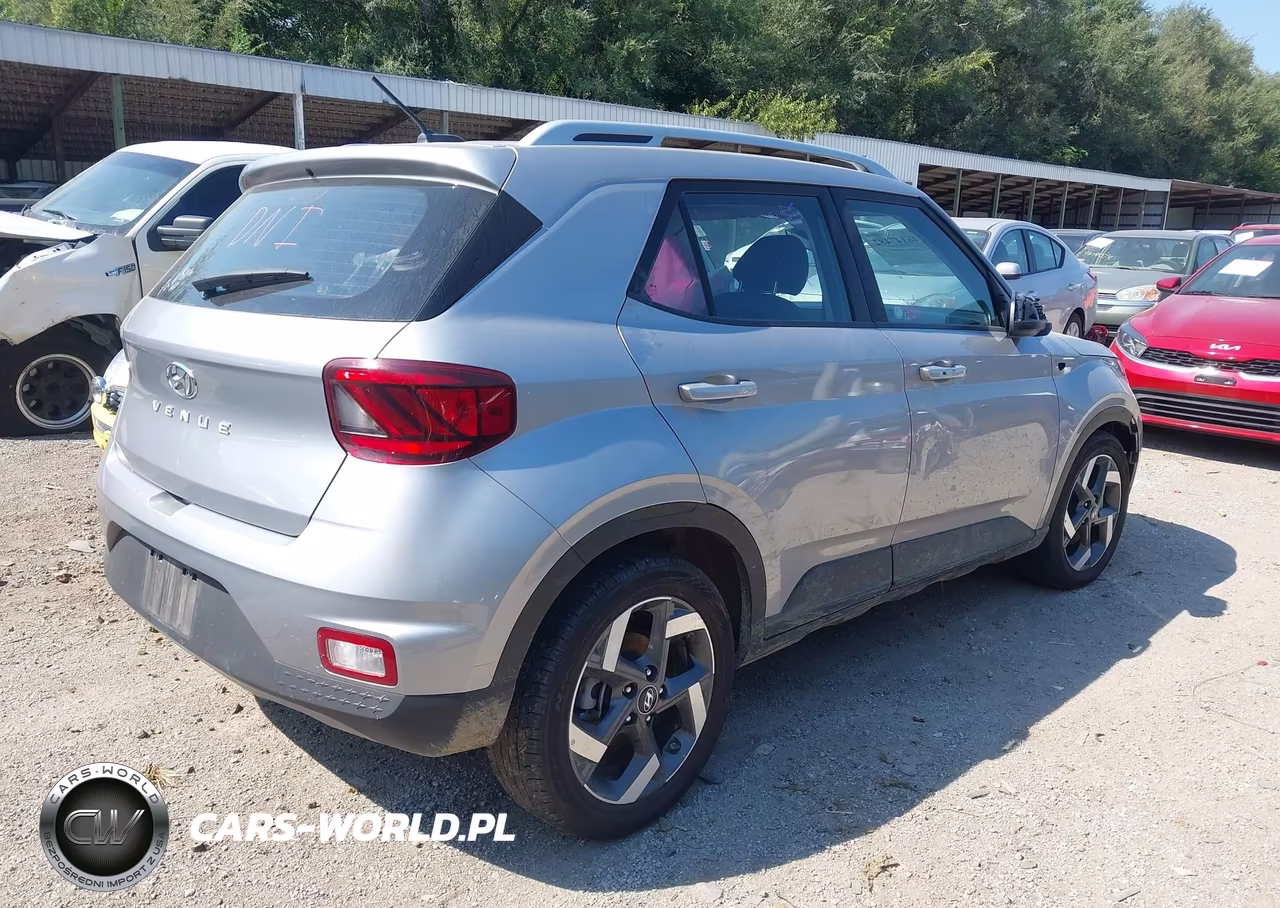 2025 Hyundai Venue Sel VIN:KMHRC8A38SU405813 - 4