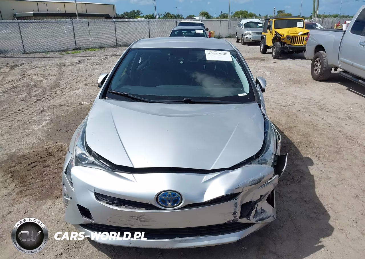 2018 Toyota Prius Three Touring VIN:JTDKARFU1J3058414 - 12