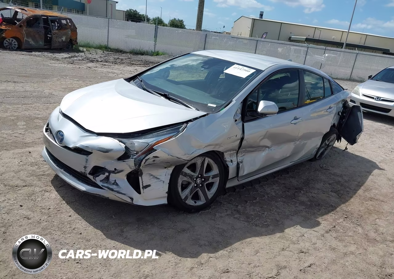 2018 Toyota Prius Three Touring VIN:JTDKARFU1J3058414 - 2