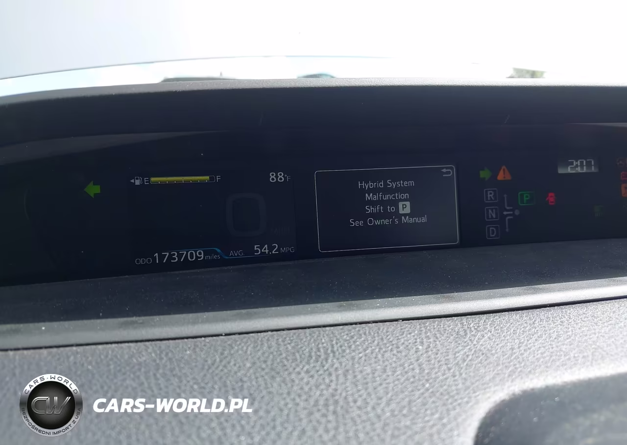 2018 Toyota Prius Three Touring VIN:JTDKARFU1J3058414 - 7