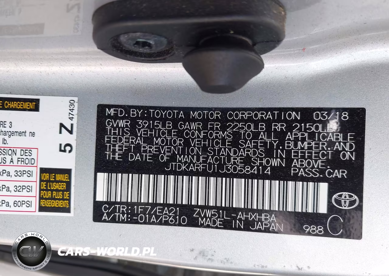 2018 Toyota Prius Three Touring VIN:JTDKARFU1J3058414 - 9