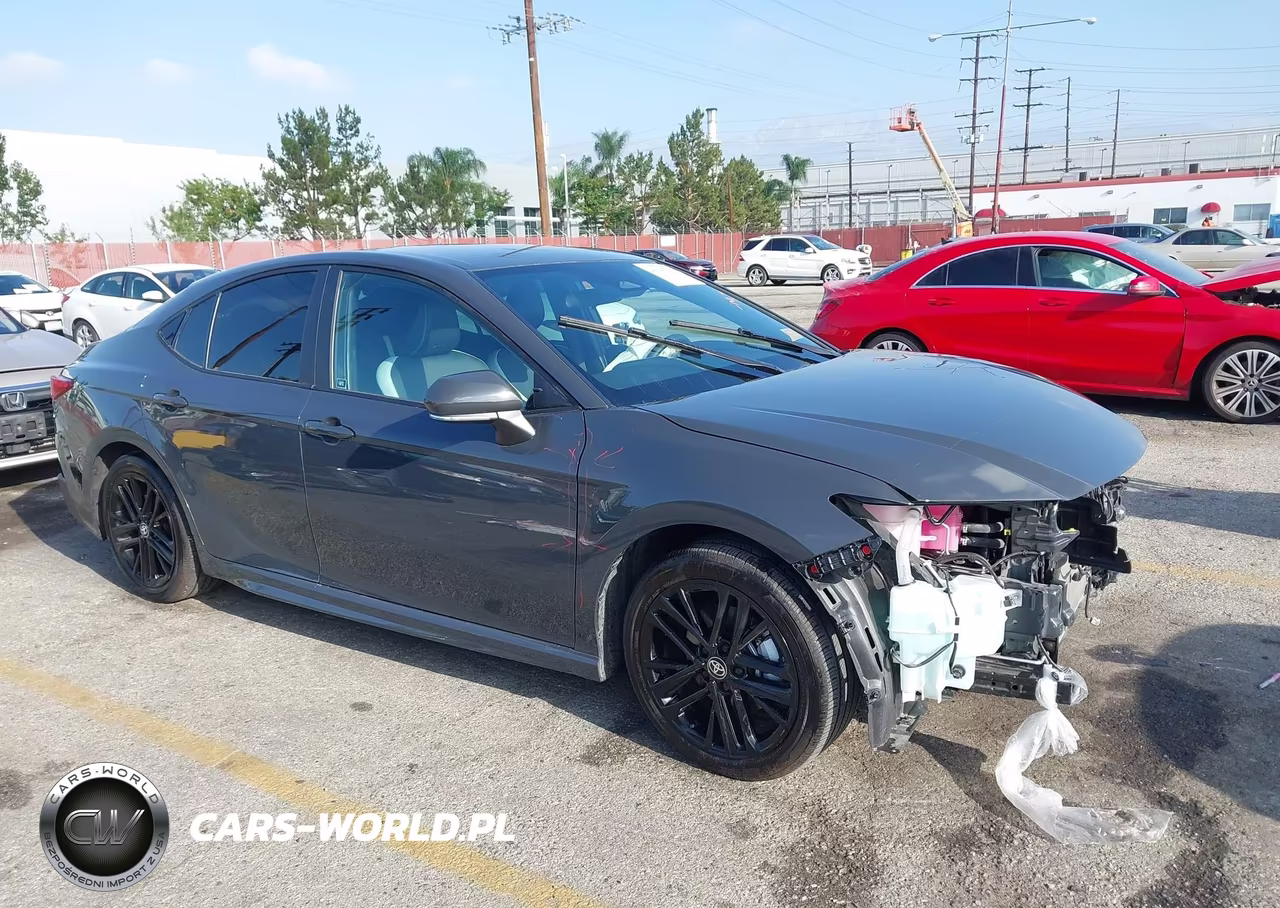 2025 Toyota Camry Se – zdjęcie 1 z 17