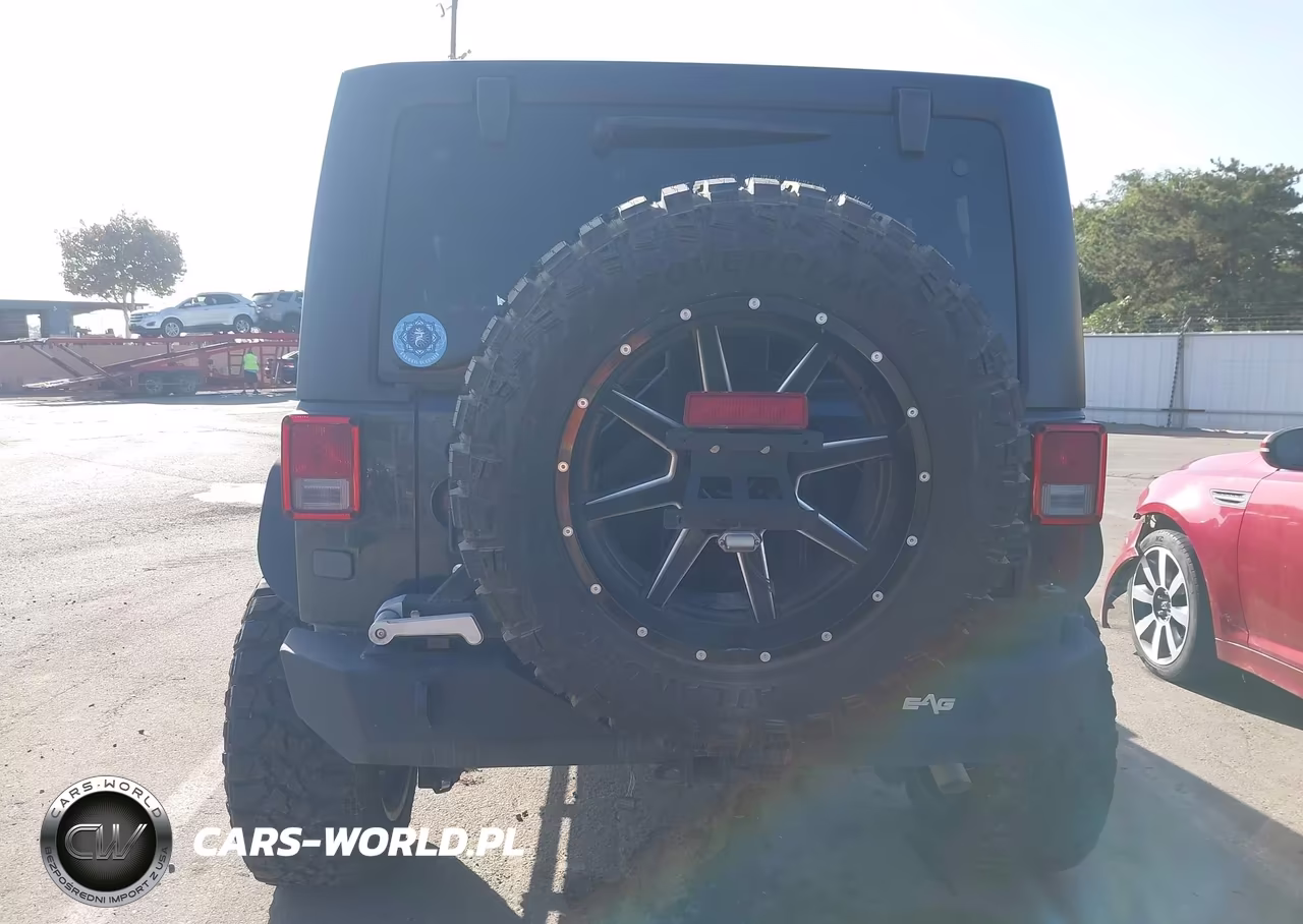 2017 Jeep Wrangler Unlimited Rubicon 4X4 VIN:1C4BJWFG2HL500250 - 16