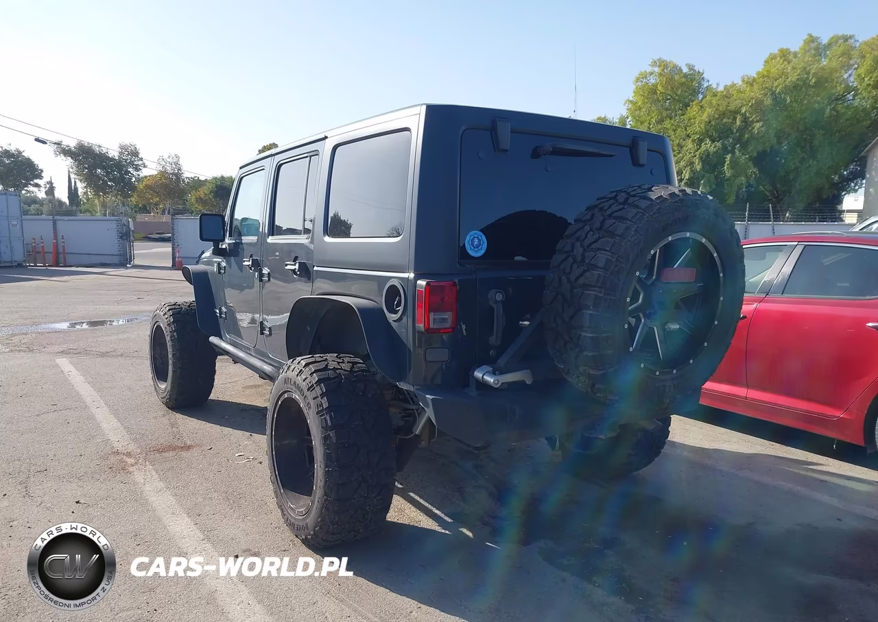 2017 Jeep Wrangler Unlimited Rubicon 4X4 VIN:1C4BJWFG2HL500250 - 3