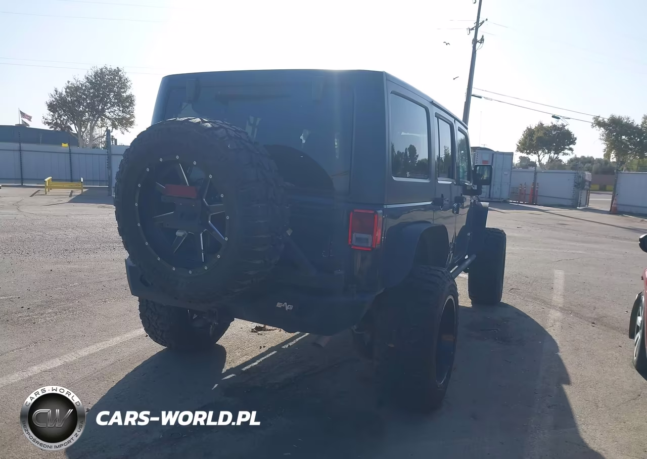 2017 Jeep Wrangler Unlimited Rubicon 4X4 VIN:1C4BJWFG2HL500250 - 4