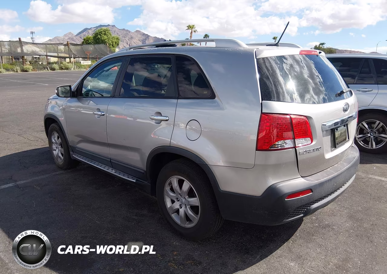 2013 Kia Sorento Lx VIN:5XYKT4A66DG423224 - 3