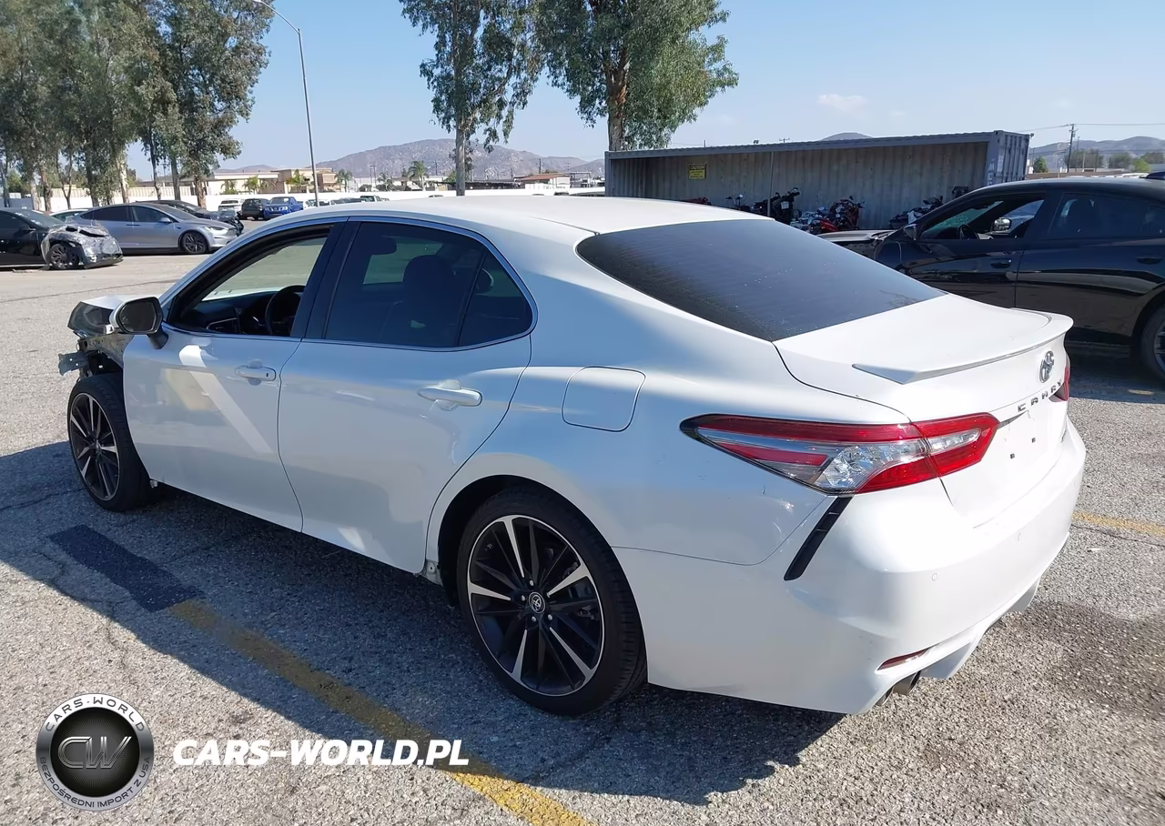 2018 Toyota Camry Xse VIN:4T1B61HK5JU007003 - 3