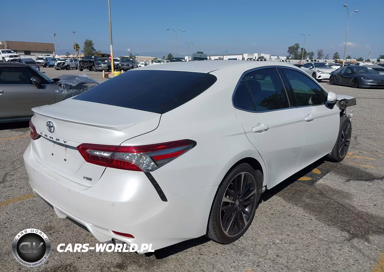 2018 Toyota Camry Xse VIN:4T1B61HK5JU007003 - 4