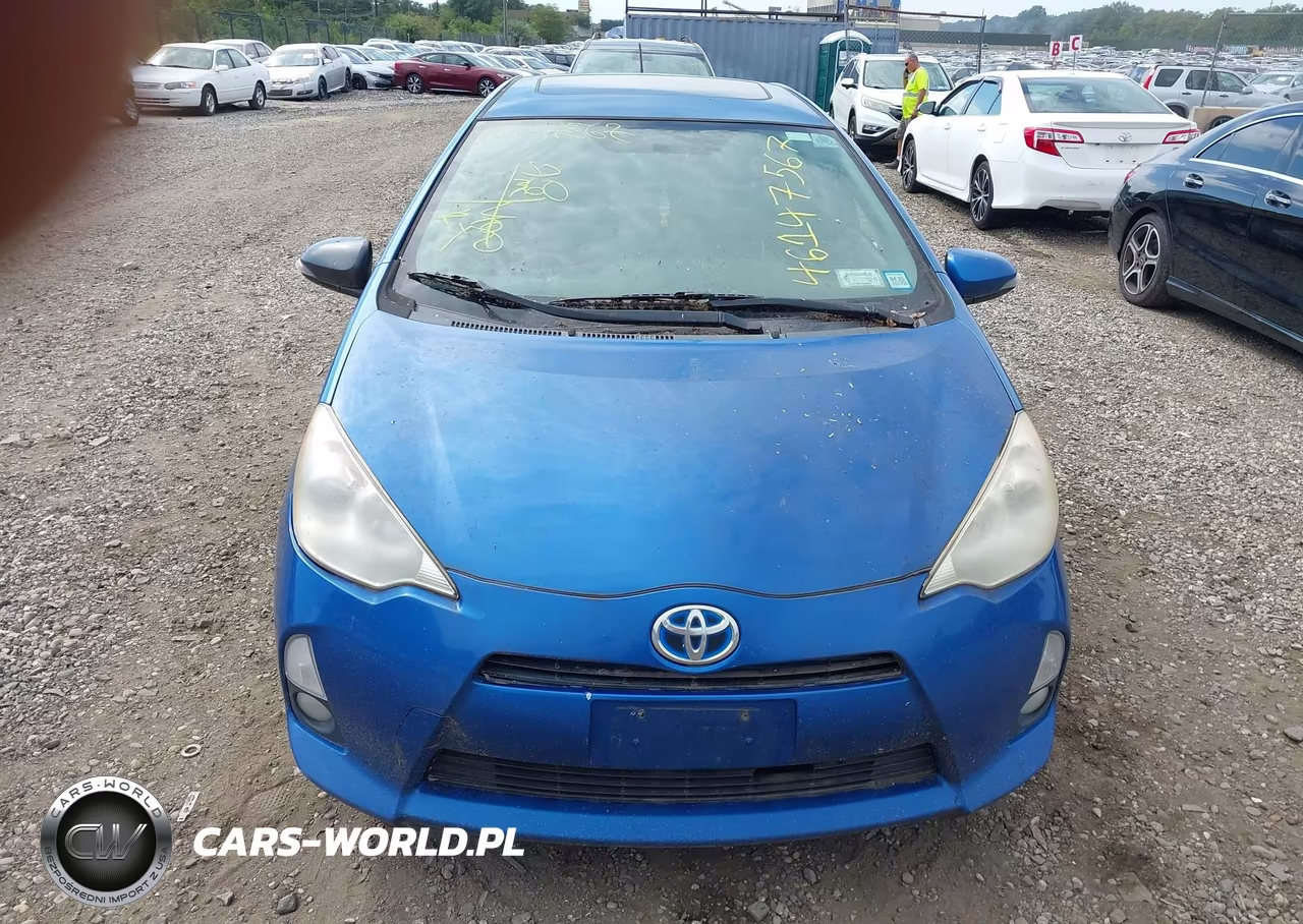 2014 Toyota Prius C Four VIN:JTDKDTB30E1081489 - 12