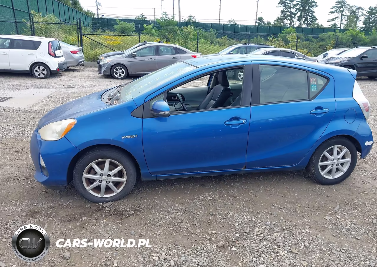 2014 Toyota Prius C Four VIN:JTDKDTB30E1081489 - 14