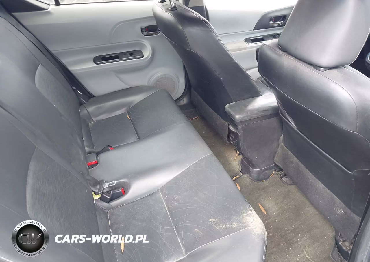 2014 Toyota Prius C Four VIN:JTDKDTB30E1081489 - 8