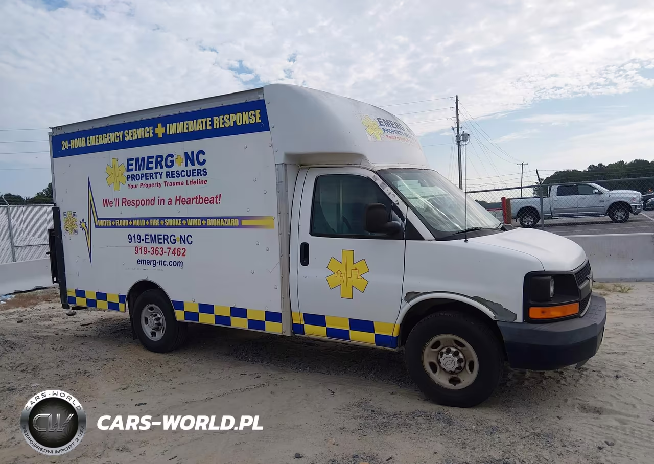 2010 Chevrolet Express Cutaway Work Van VIN:1GB3G2AG9A1105913 - 13