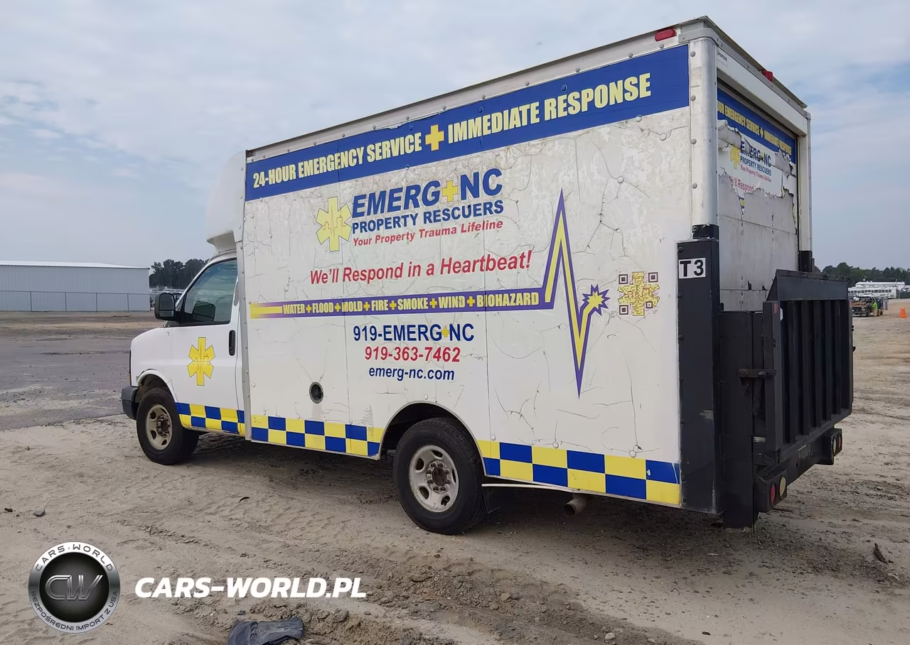 2010 Chevrolet Express Cutaway Work Van VIN:1GB3G2AG9A1105913 - 14
