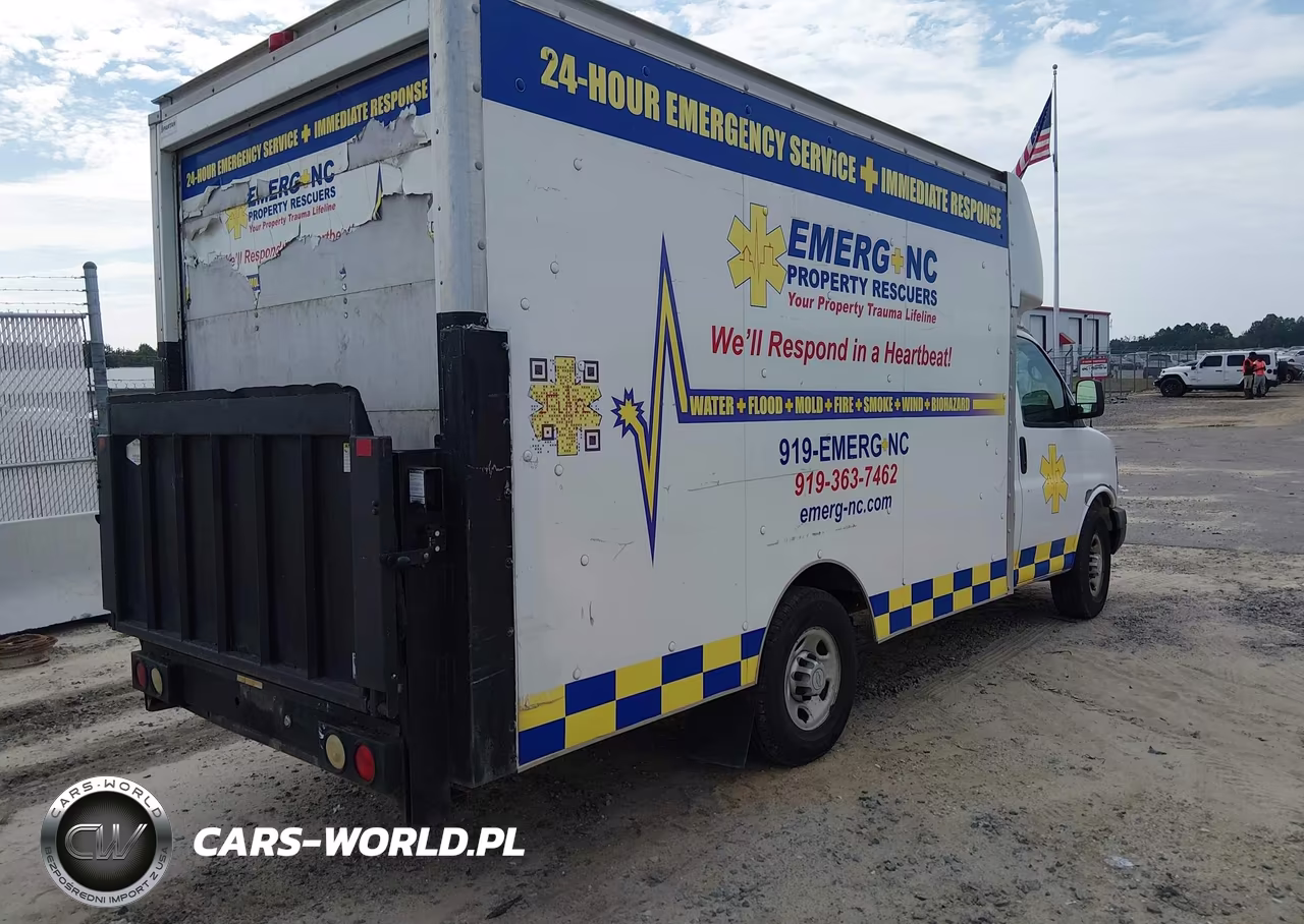 2010 Chevrolet Express Cutaway Work Van VIN:1GB3G2AG9A1105913 - 4