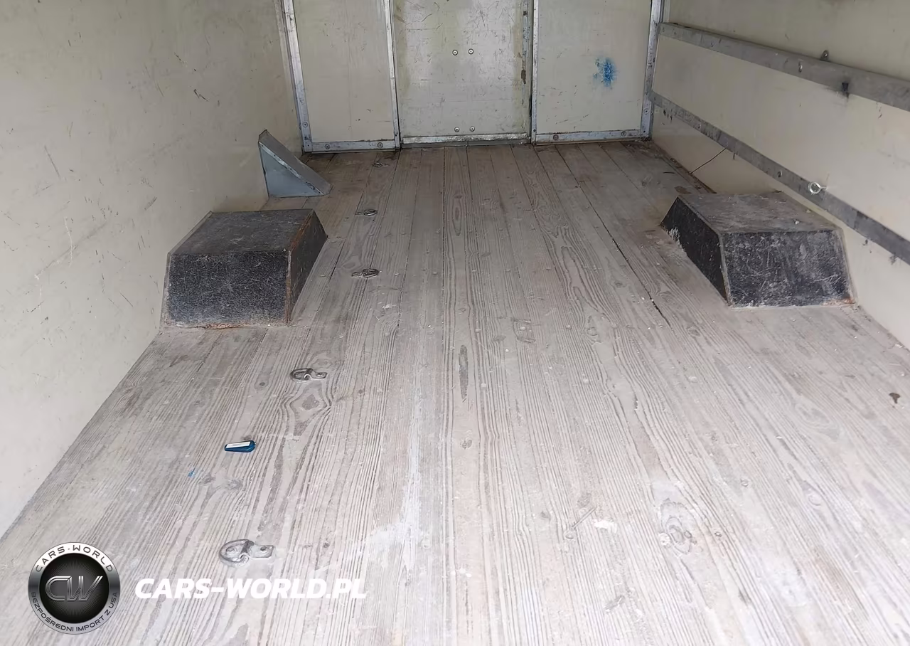 2010 Chevrolet Express Cutaway Work Van VIN:1GB3G2AG9A1105913 - 7