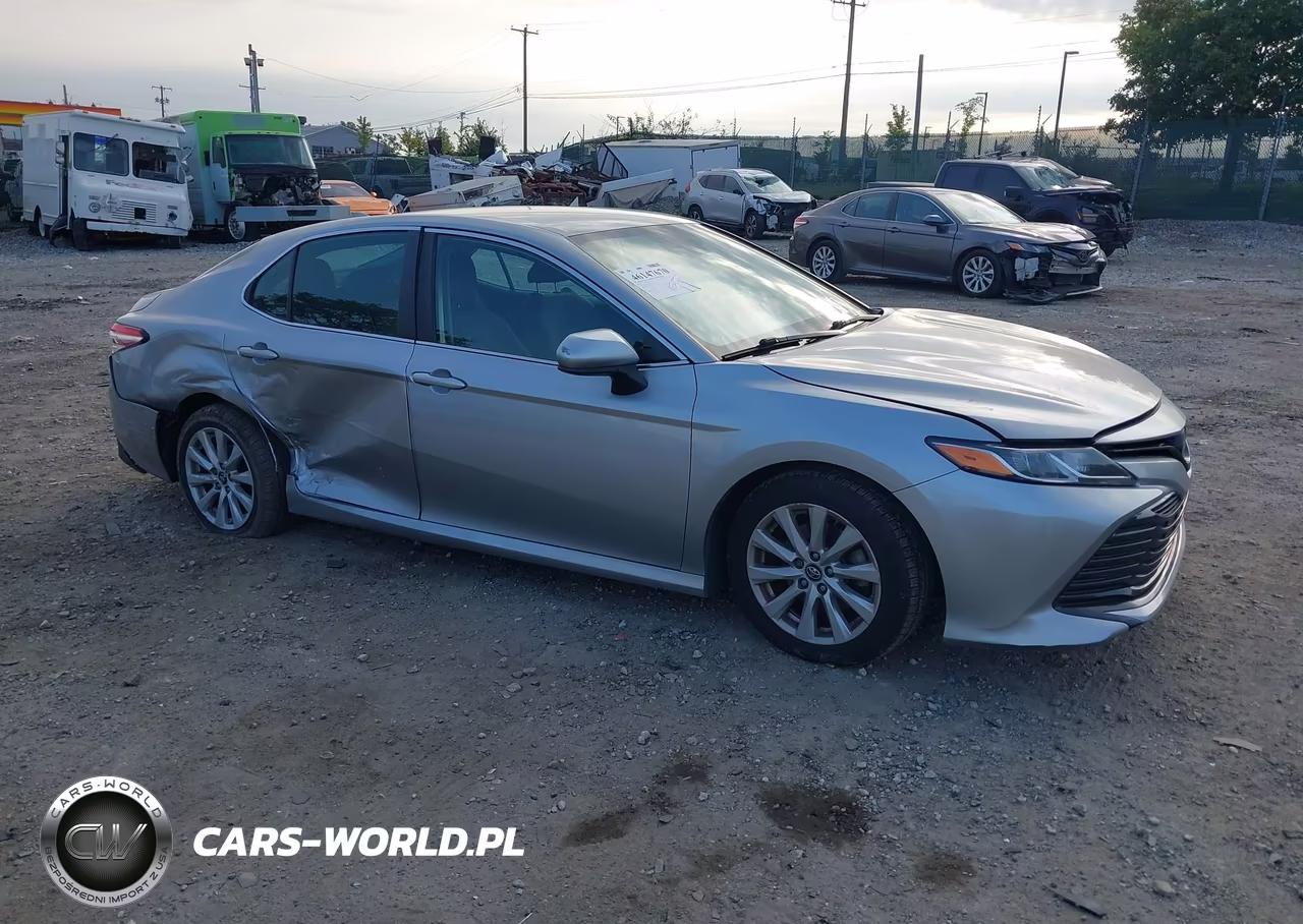 2019 Toyota Camry Le – zdjęcie 1 z 16