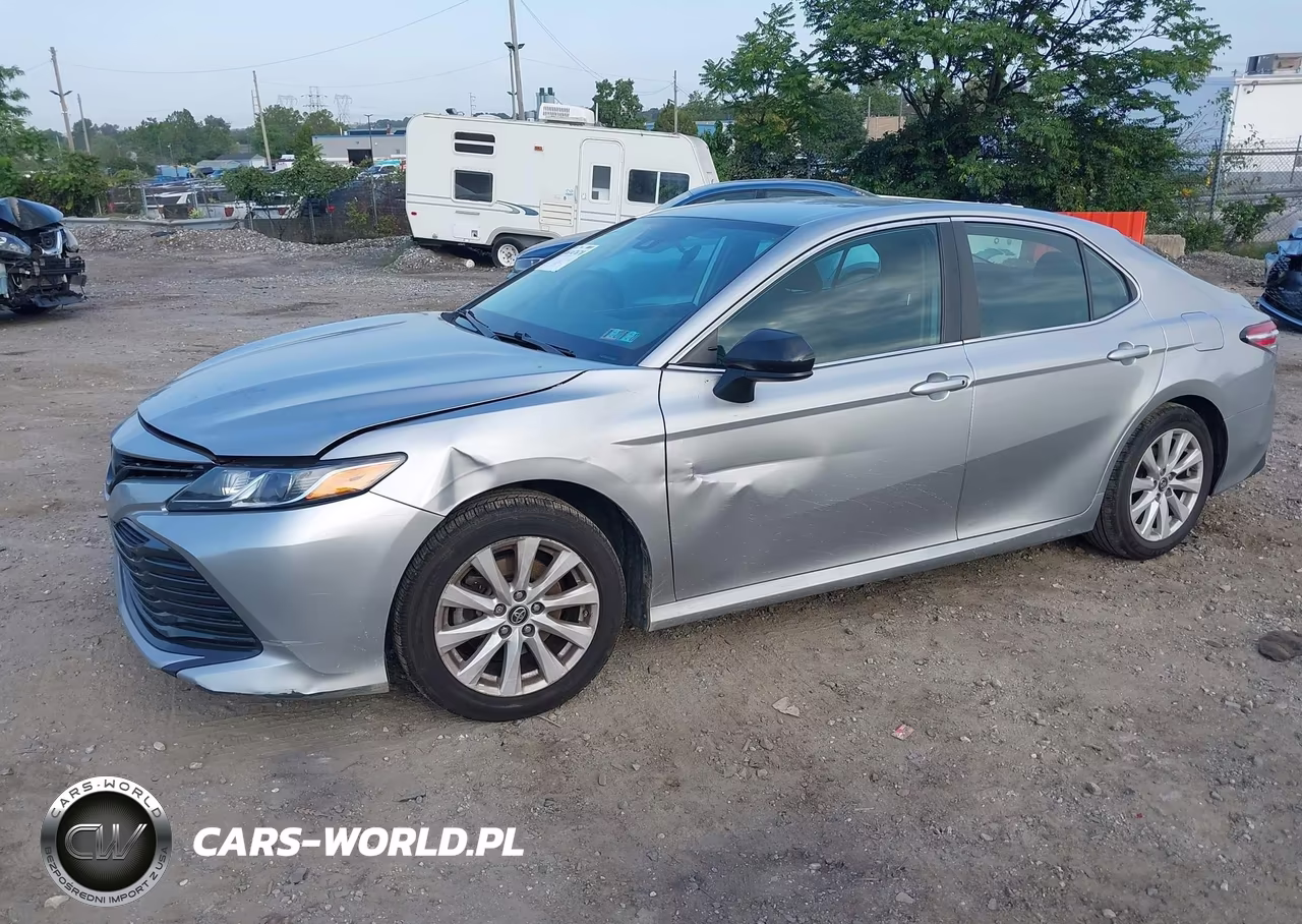 2019 Toyota Camry Le VIN:4T1B11HK7KU723157 - 2