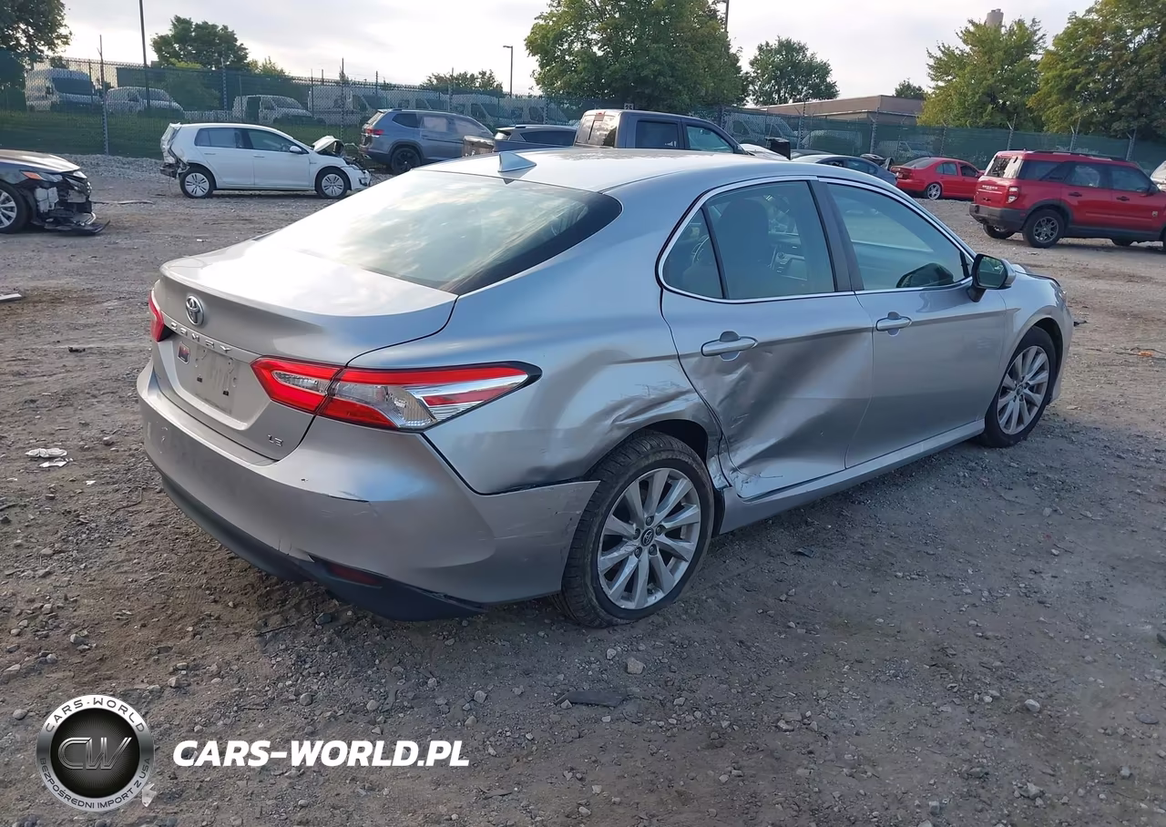 2019 Toyota Camry Le VIN:4T1B11HK7KU723157 - 4
