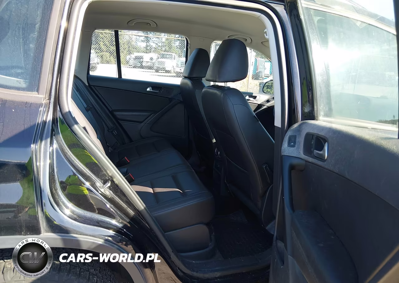 2016 Volkswagen Tiguan S VIN:WVGBV7AX8GW606793 - 8