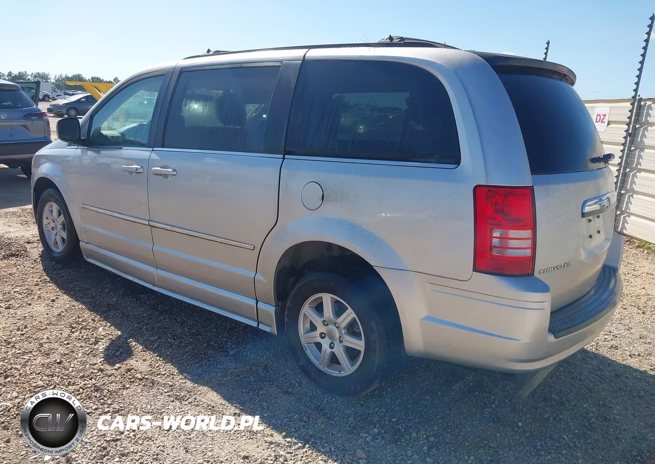 2010 Chrysler Town & Country Touring VIN:2A4RR5D15AR195737 - 3