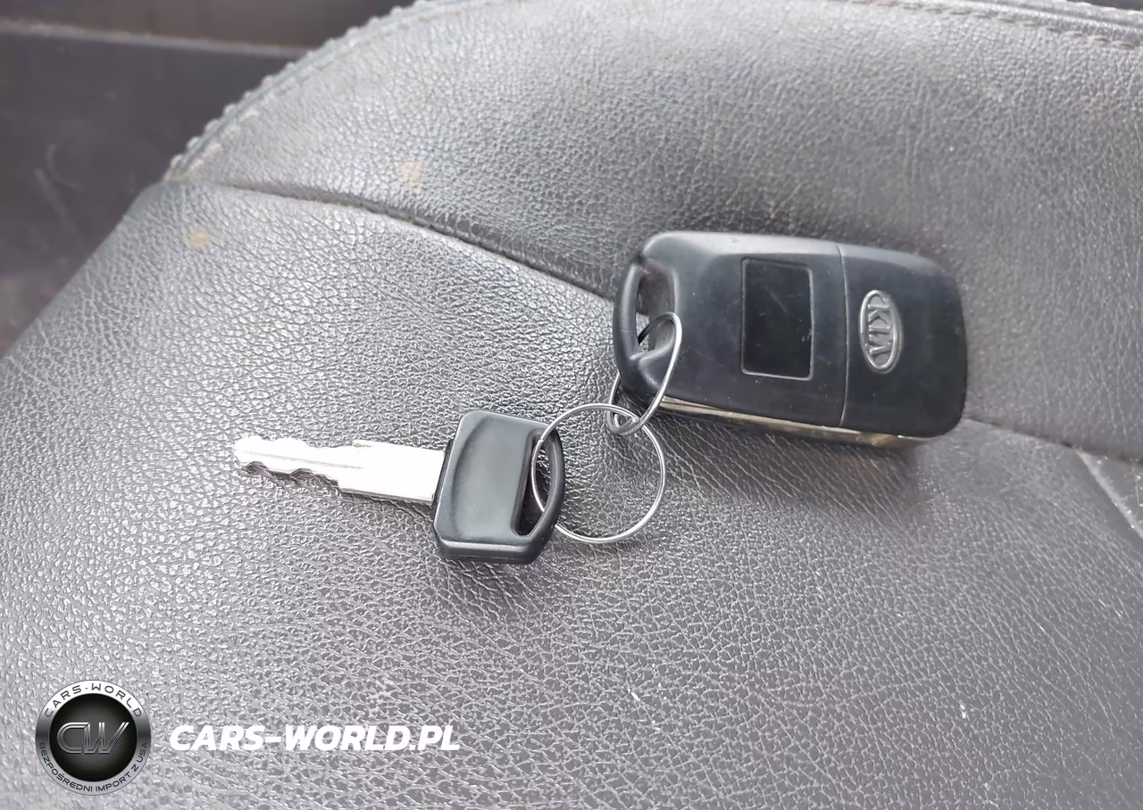 2013 Kia Soul + VIN:KNDJT2A69D7504229 - 11
