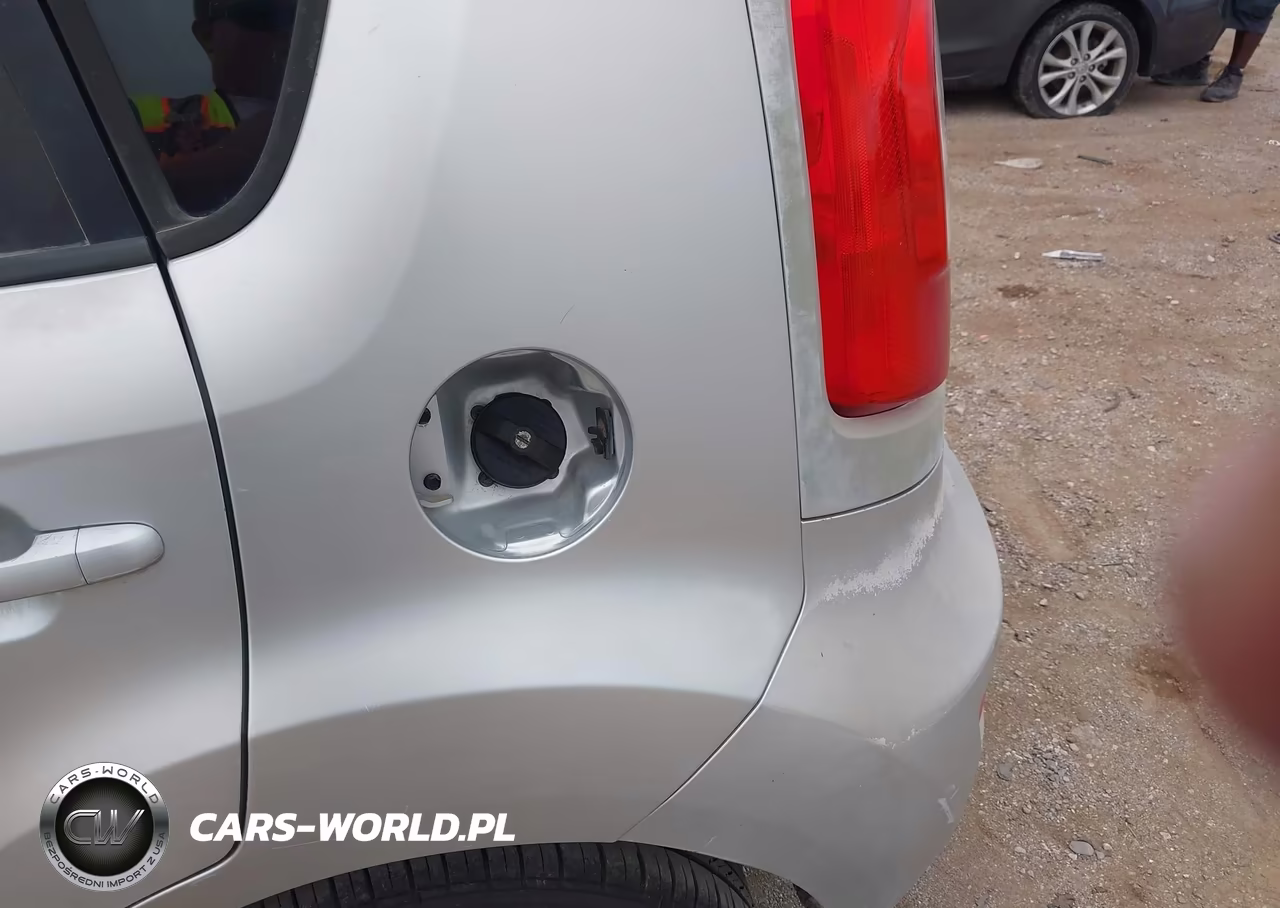 2013 Kia Soul + VIN:KNDJT2A69D7504229 - 6