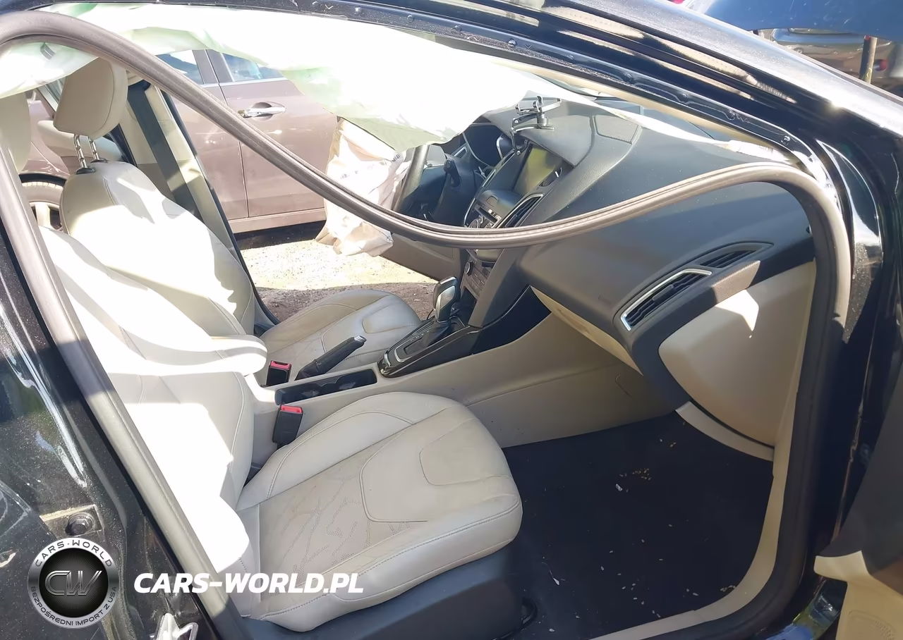 2015 Ford Focus Electric VIN:1FADP3R49FL292345 - 5
