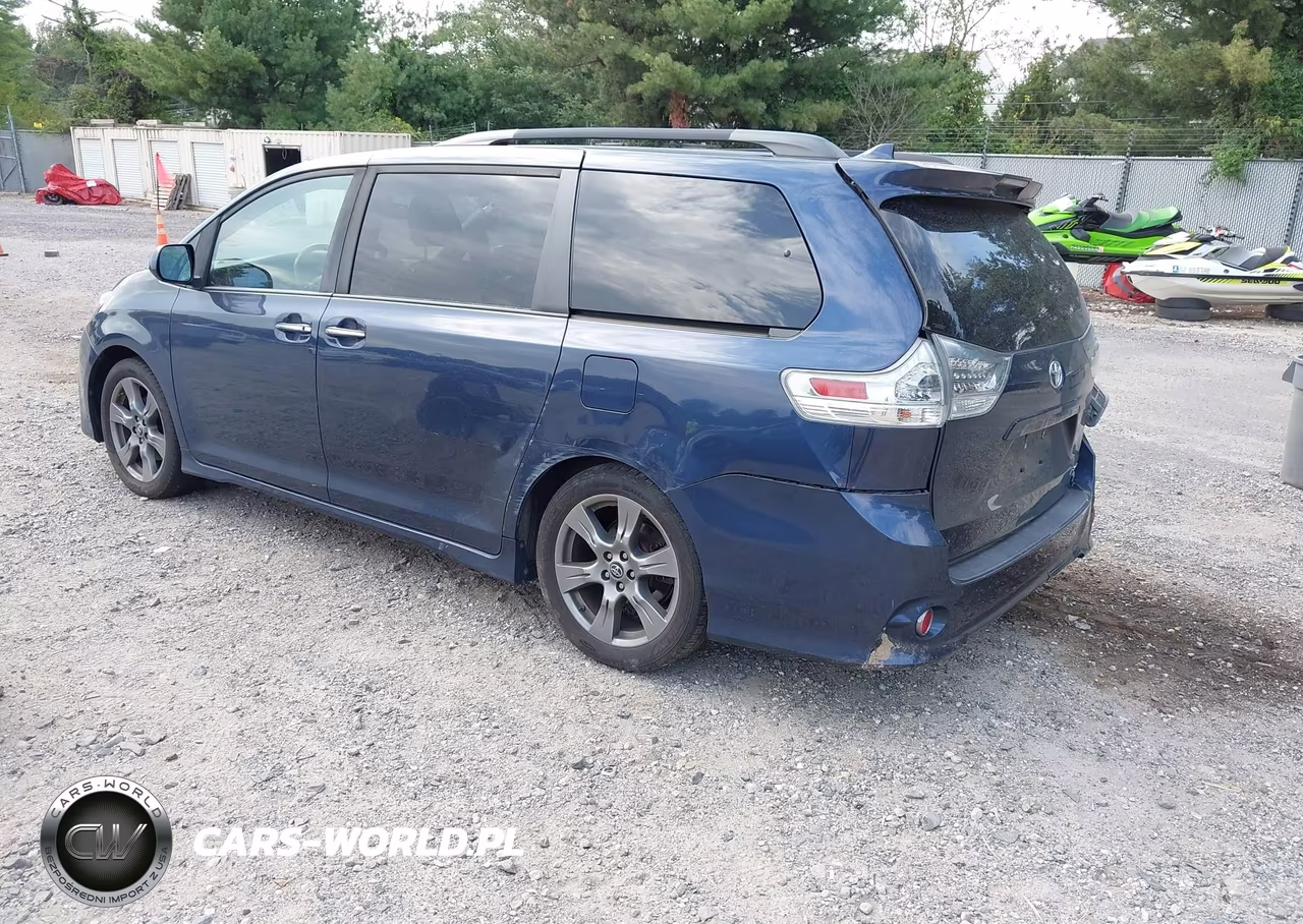 2019 Toyota Sienna Se Premium 8 Passenger VIN:5TDXZ3DC6KS003429 - 3