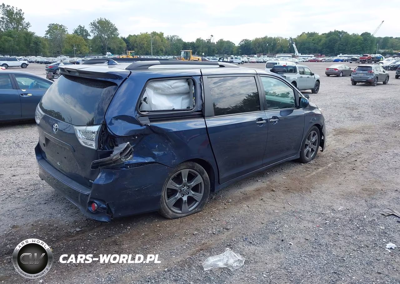 2019 Toyota Sienna Se Premium 8 Passenger VIN:5TDXZ3DC6KS003429 - 4