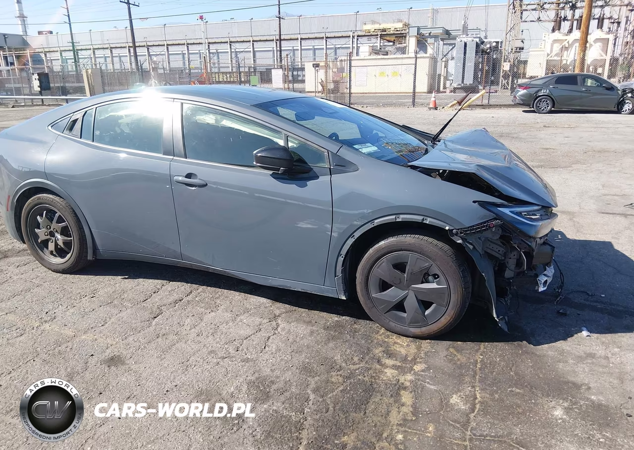 2024 Toyota Prius Le VIN:JTDACAAU0R3019601 - 14