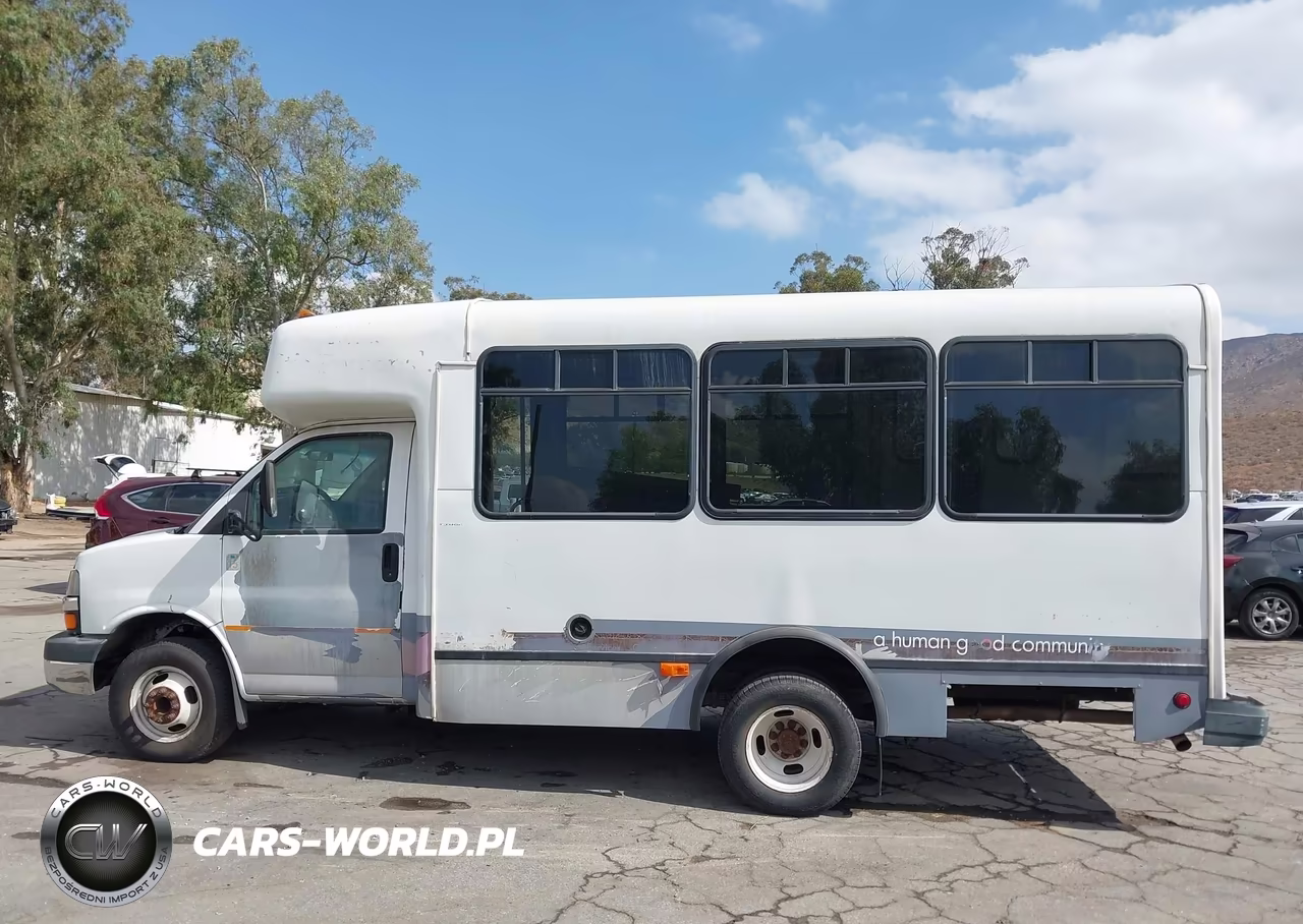 2005 Chevrolet Express Cutaway Base W-C7A VIN:1GBJG31U751233382 - 17