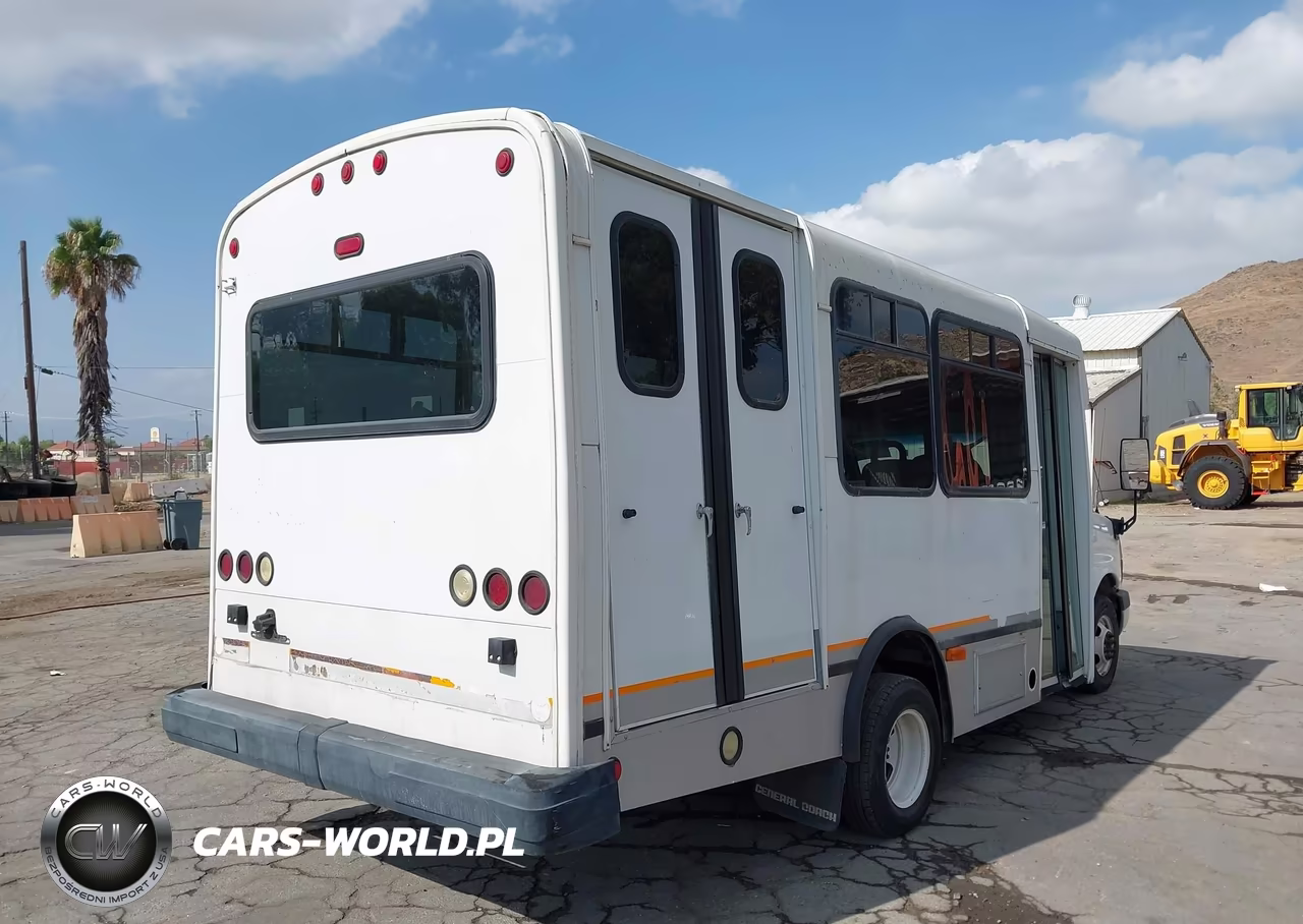 2005 Chevrolet Express Cutaway Base W-C7A VIN:1GBJG31U751233382 - 4