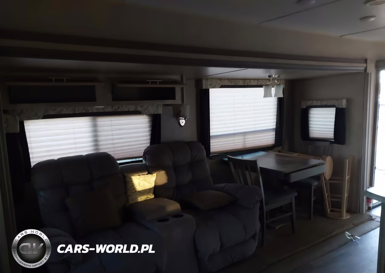 2019 Coachmen Catalina De Acat38Mkts VIN:5ZT2CA4B1KX016119 - 10