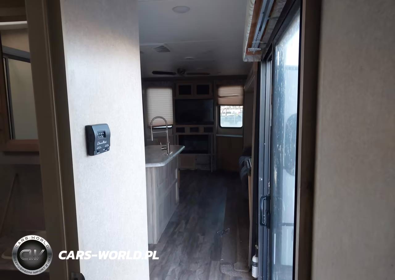 2019 Coachmen Catalina De Acat38Mkts VIN:5ZT2CA4B1KX016119 - 16