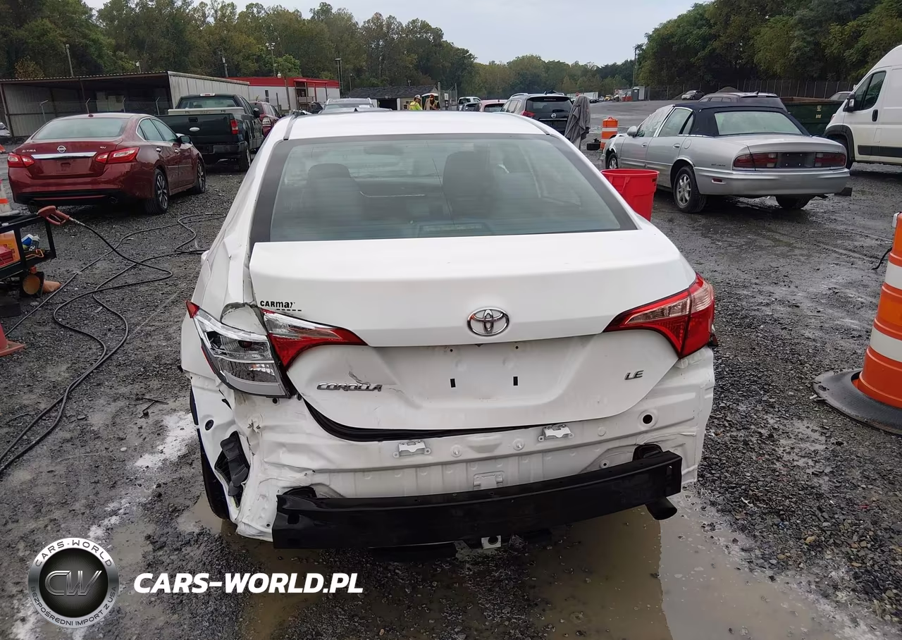 2018 Toyota Corolla Le VIN:5YFBURHE3JP846907 - 16