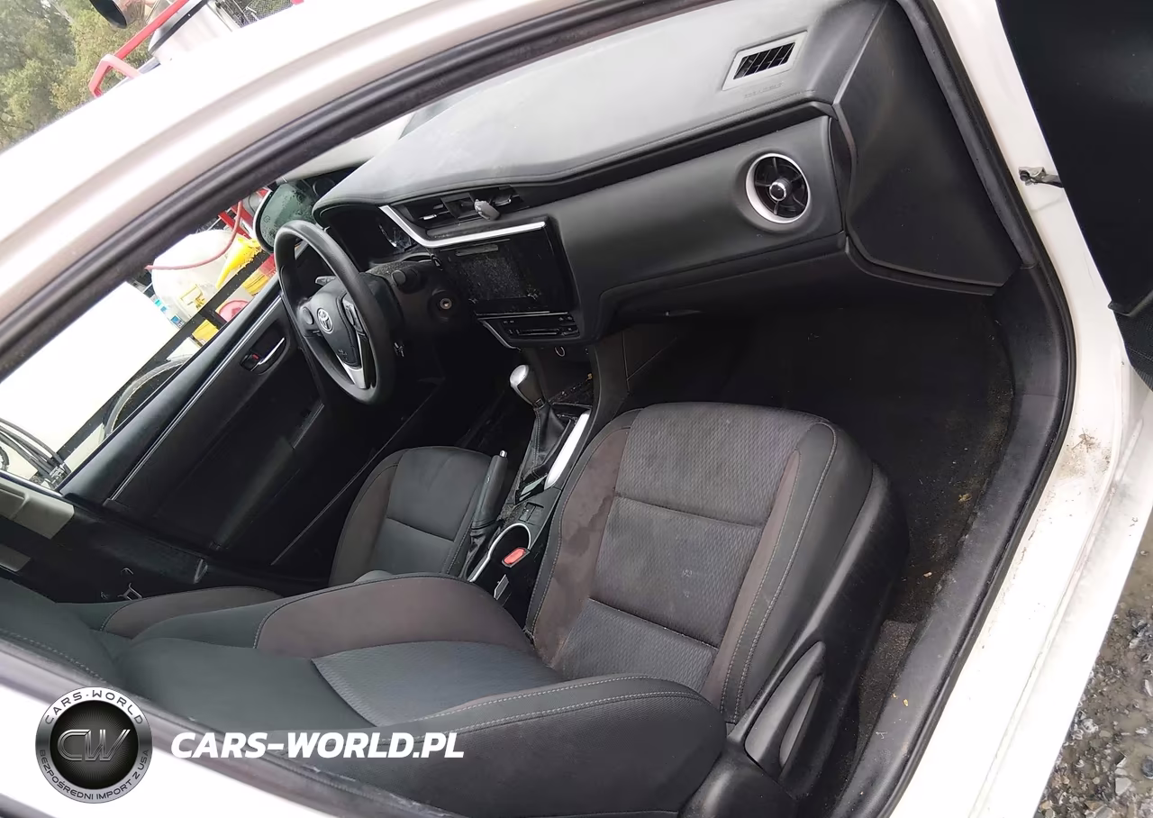 2018 Toyota Corolla Le VIN:5YFBURHE3JP846907 - 5
