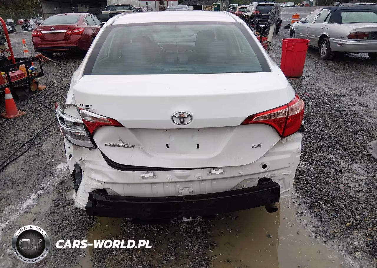 2018 Toyota Corolla Le VIN:5YFBURHE3JP846907 - 6