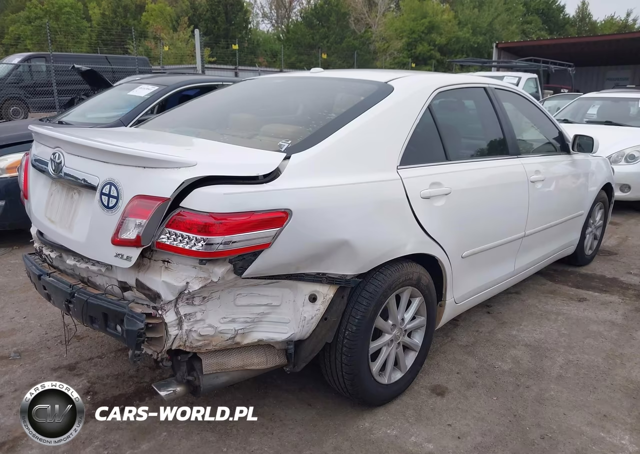 2010 Toyota Camry Xle VIN:JTNBF3EK3A3003585 - 4