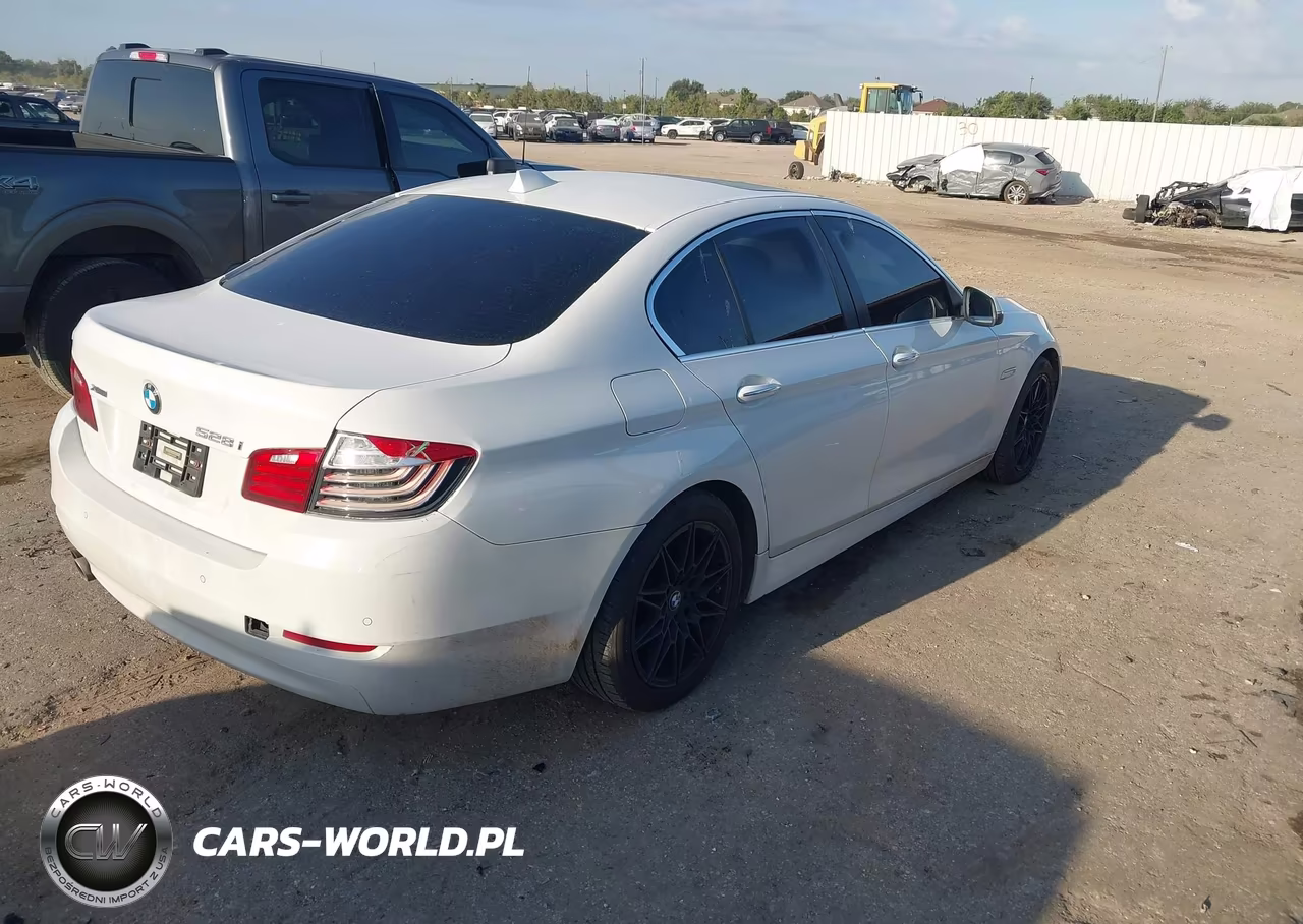 2015 BMW 528I xDrive VIN:WBA5A7C55FD624975 - 4