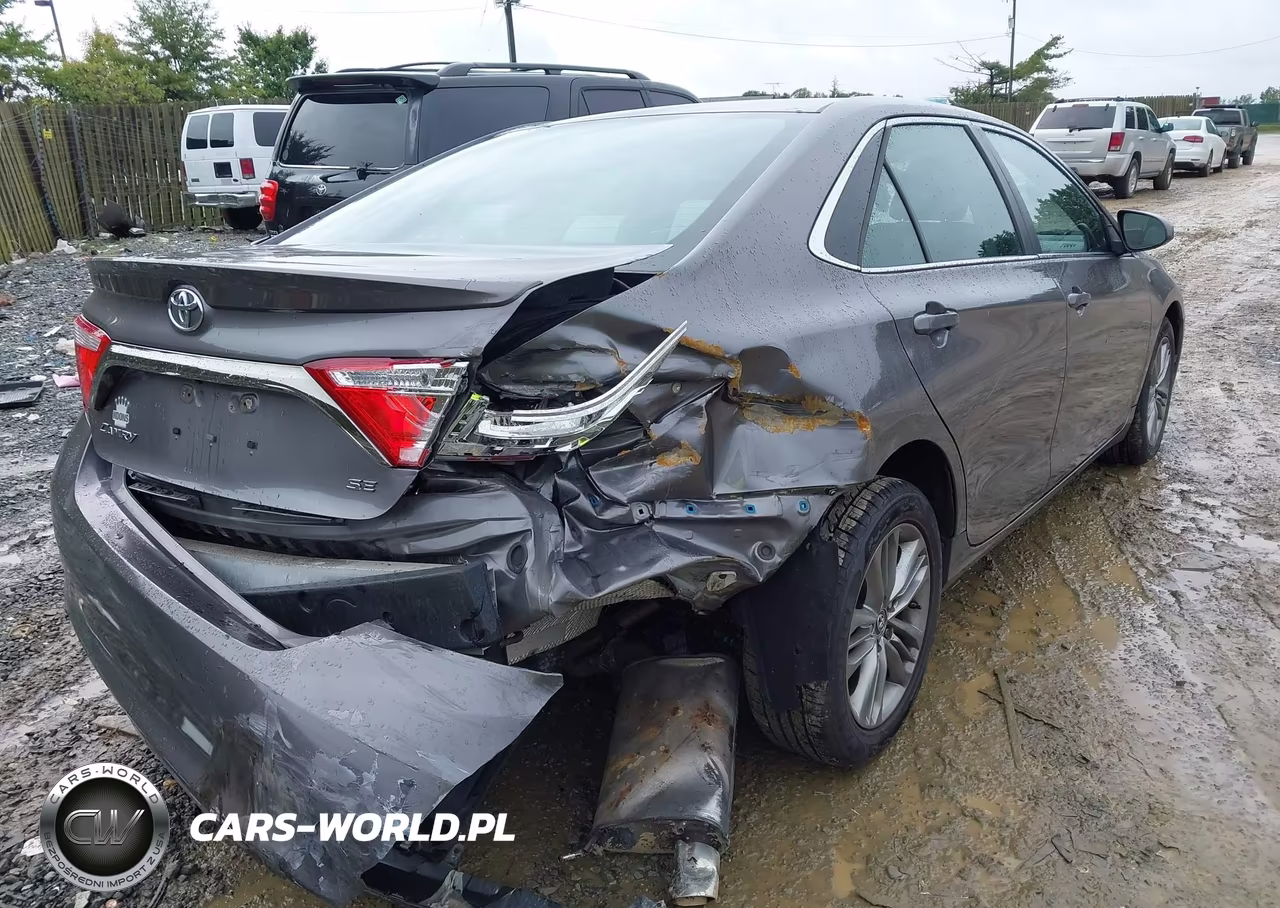 2015 Toyota Camry Se VIN:4T1BF1FK4FU091695 - 4