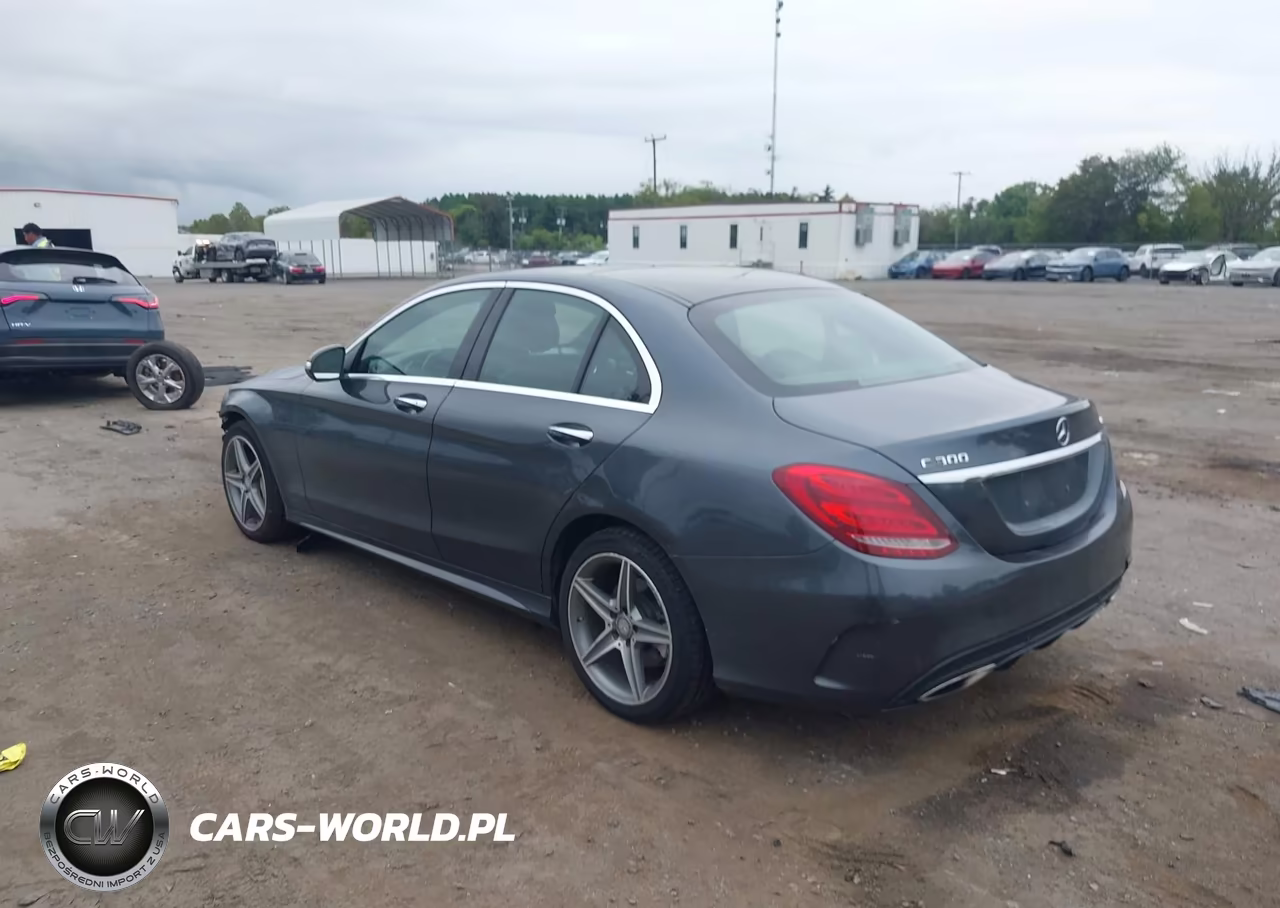 2015 Mercedes-Benz C 300 Sport 4Matic VIN:55SWF4KB3FU004406 - 3
