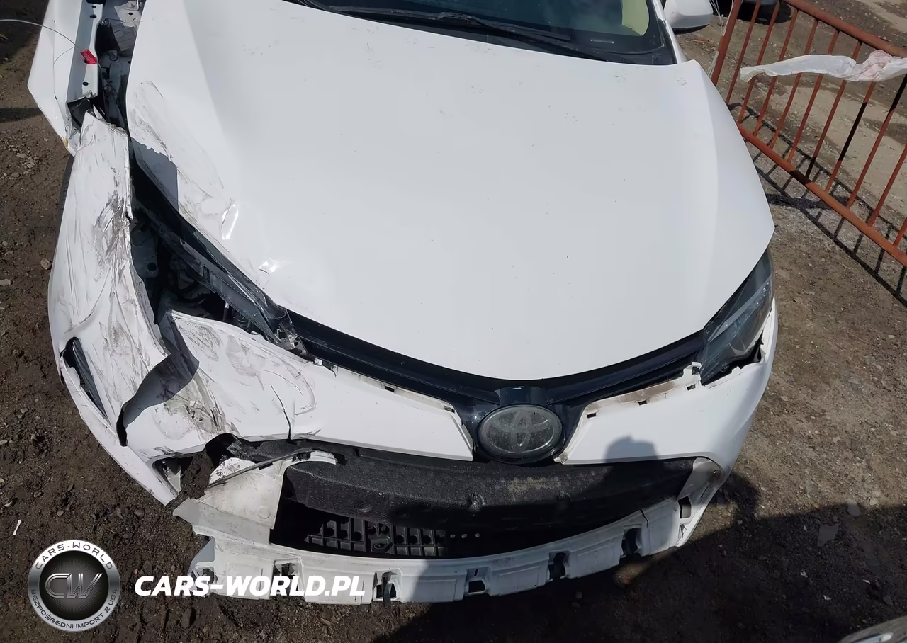 2018 Toyota Corolla Le VIN:2T1BURHE1JC033873 - 13