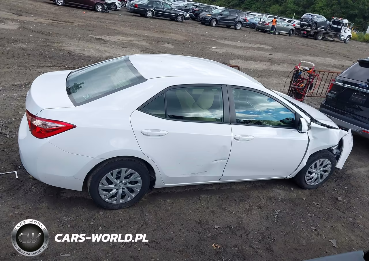 2018 Toyota Corolla Le VIN:2T1BURHE1JC033873 - 14