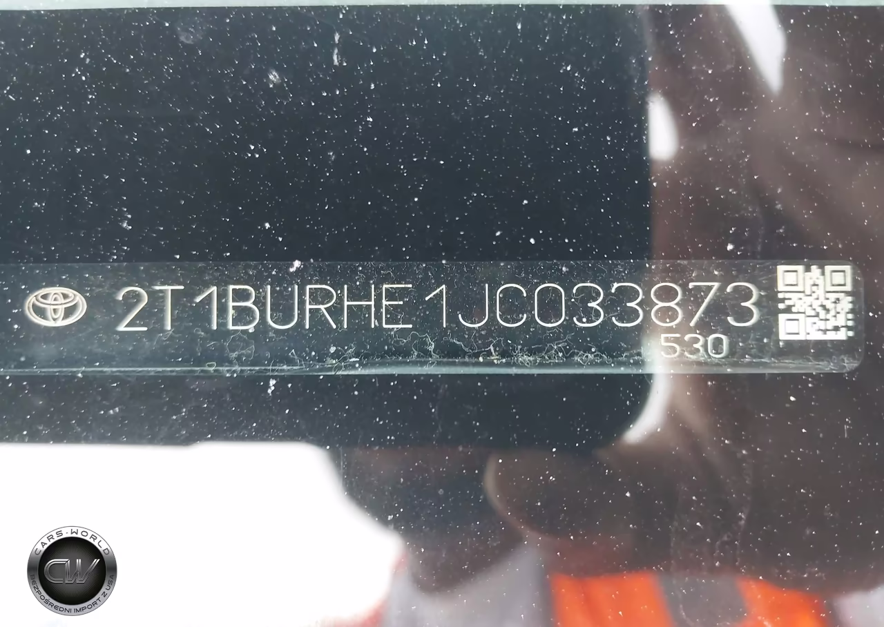 2018 Toyota Corolla Le VIN:2T1BURHE1JC033873 - 18