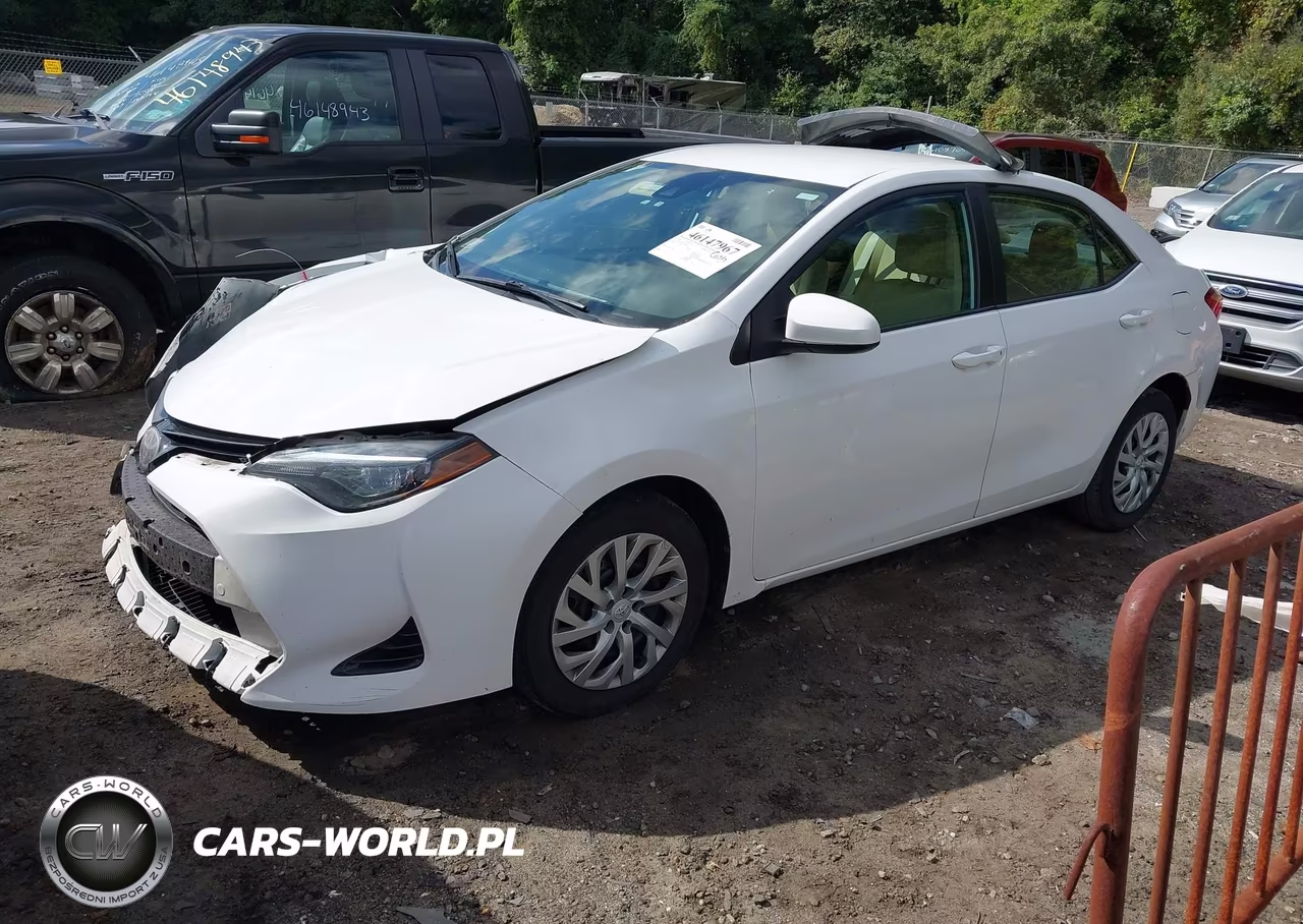 2018 Toyota Corolla Le VIN:2T1BURHE1JC033873 - 2