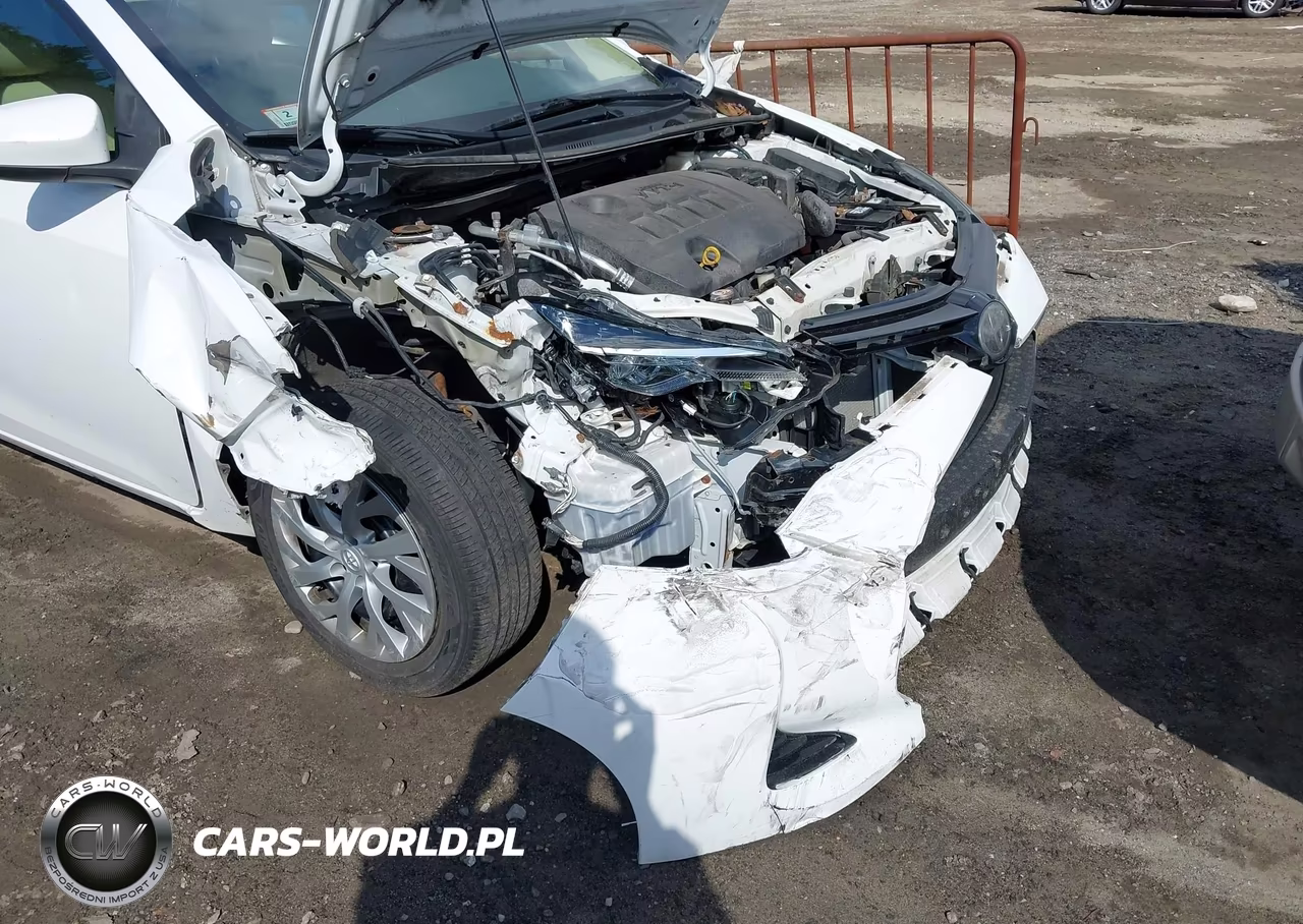 2018 Toyota Corolla Le VIN:2T1BURHE1JC033873 - 6