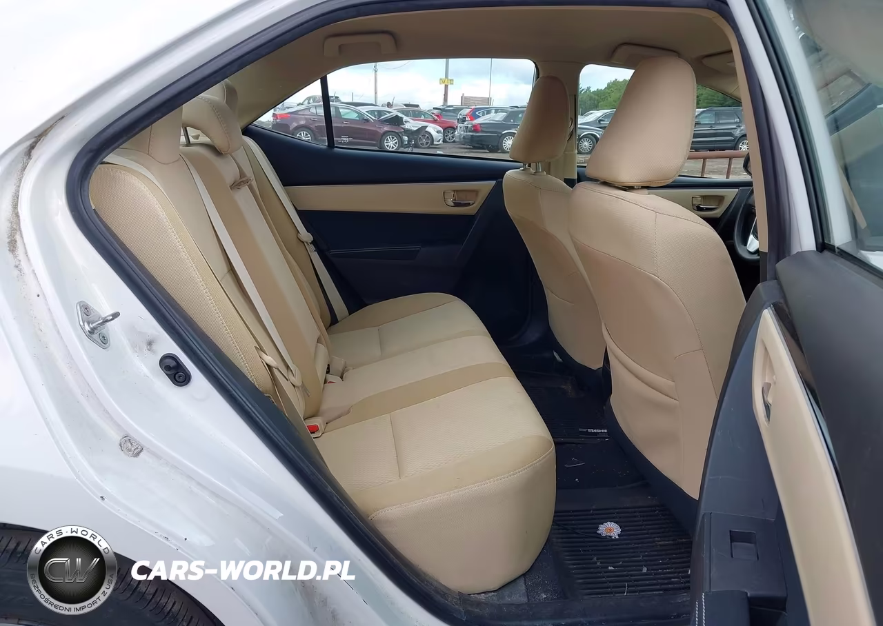 2018 Toyota Corolla Le VIN:2T1BURHE1JC033873 - 8