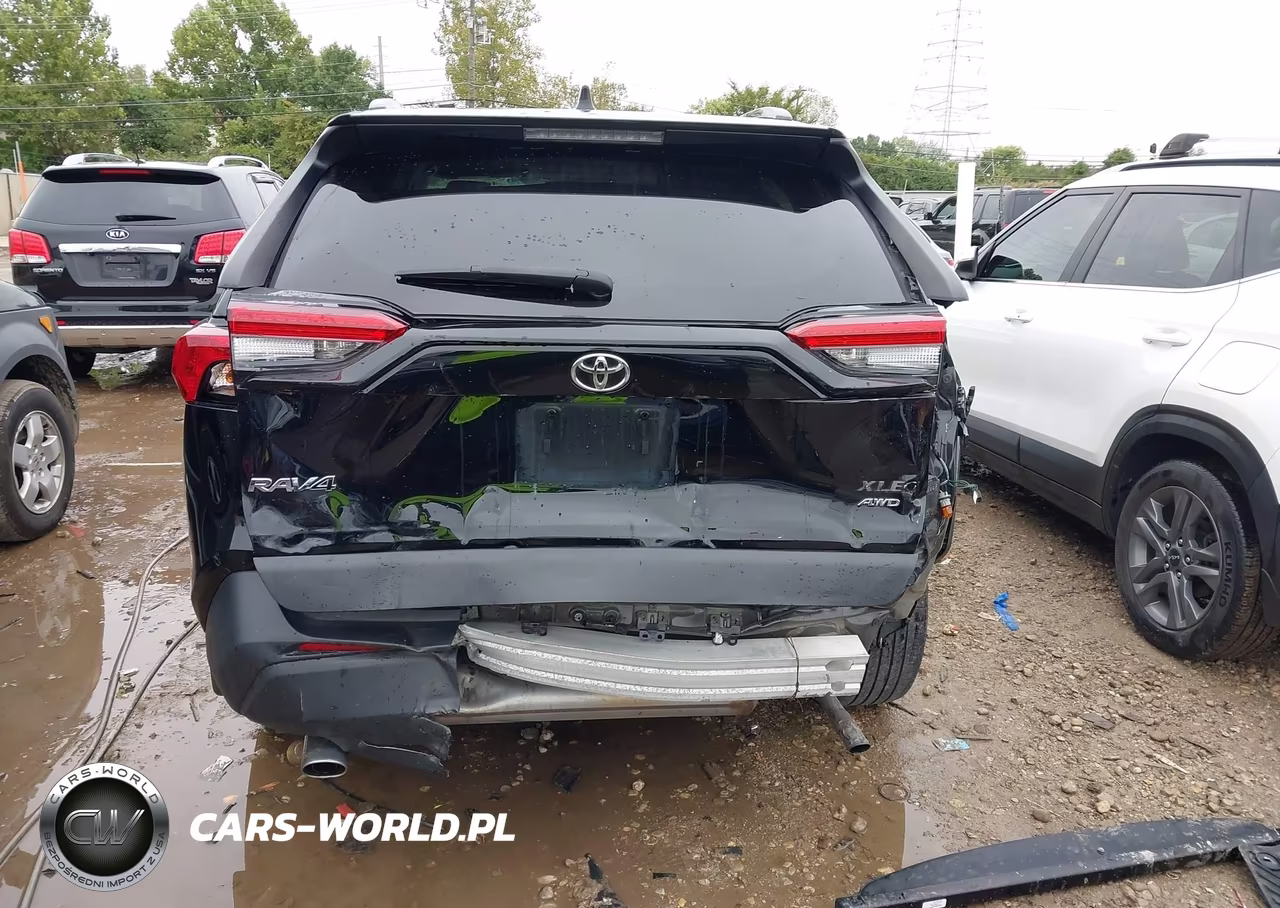 2023 Toyota Rav4 Xle Premium VIN:2T3A1RFV2PW352446 - 17